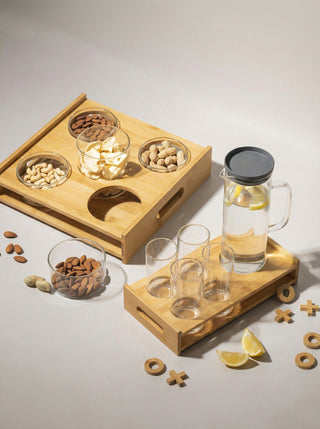 COUCH & LOUNGE | Glaskaraffe mit Trink- & Tablet mit Vorratsgläsern