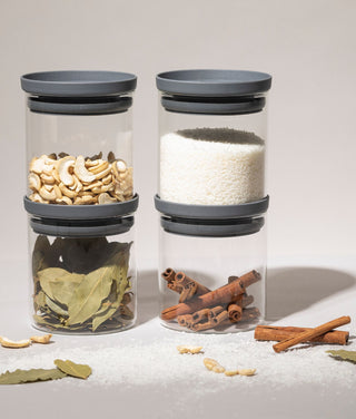 HATTY HAYS Classic Edition Vorratsgläser mit anthrazitfarbenem Deckel und integriertem Druckausgleich-System für Gewürze und Vorräte.